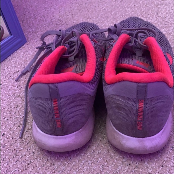 Nike shoes - Picture 3 of 4